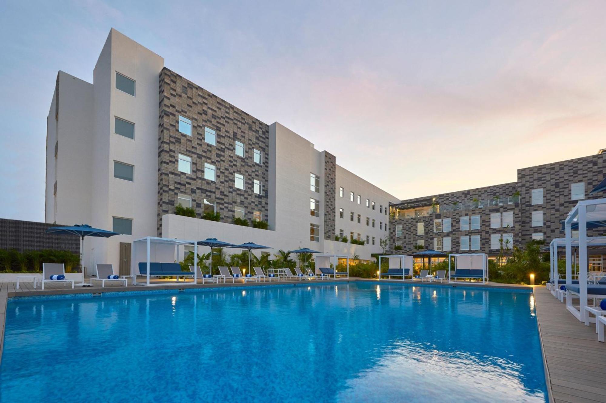 Alfredo V. Bonfil City Express Suites By Marriott Cancun Aeropuerto מראה חיצוני תמונה