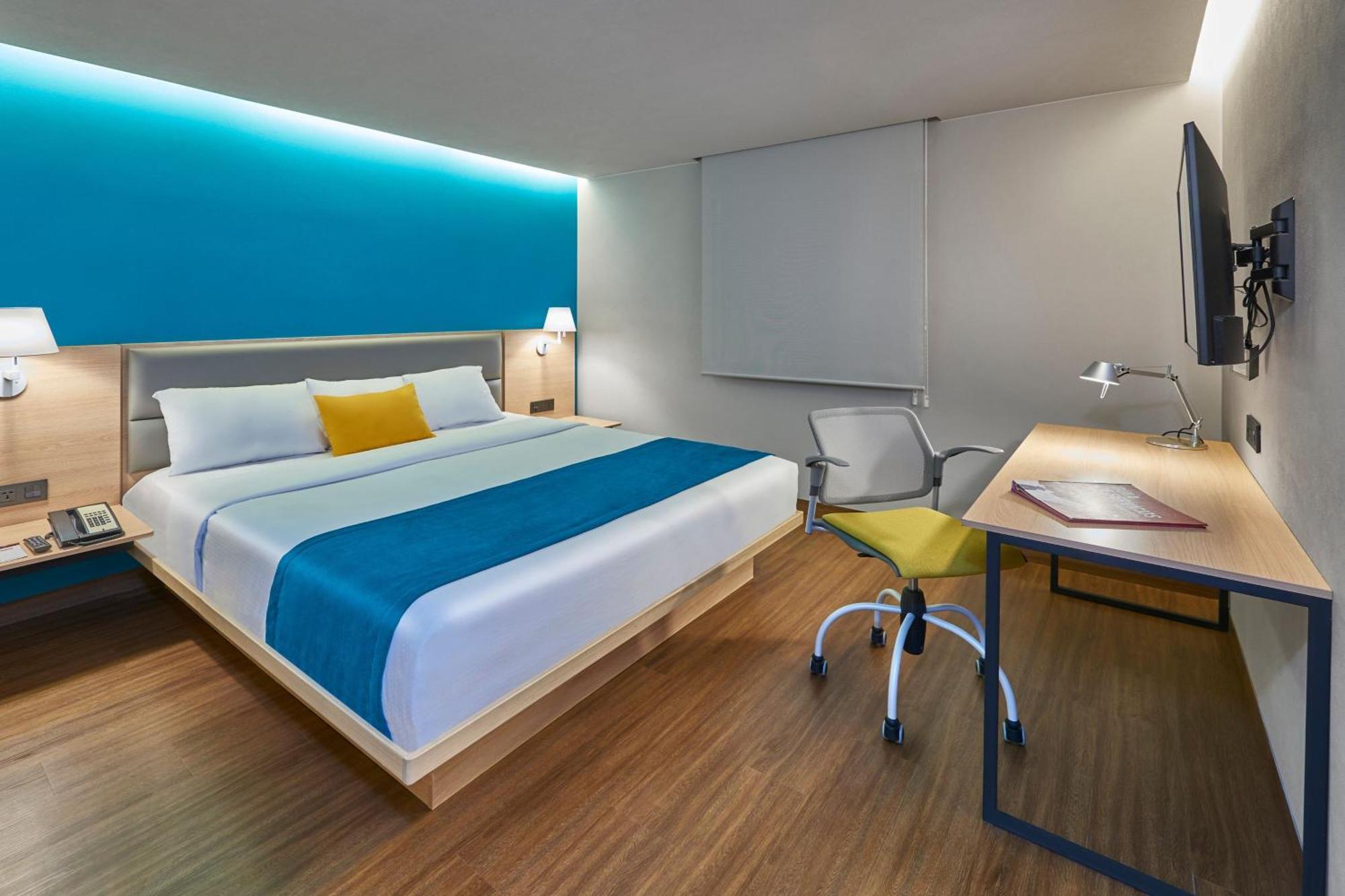 Alfredo V. Bonfil City Express Suites By Marriott Cancun Aeropuerto מראה חיצוני תמונה