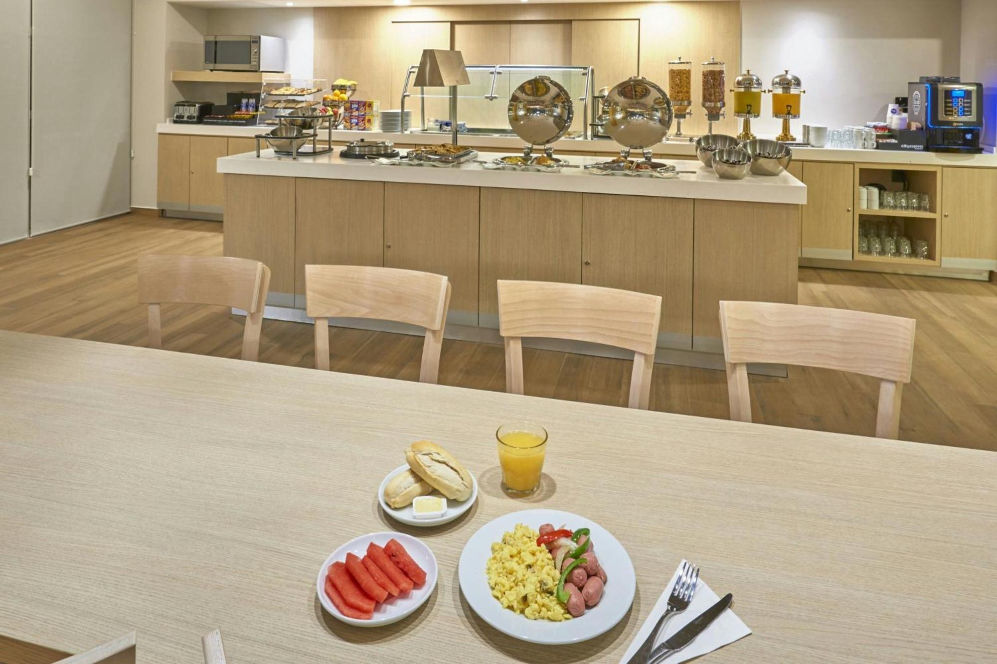 Alfredo V. Bonfil City Express Suites By Marriott Cancun Aeropuerto מראה חיצוני תמונה