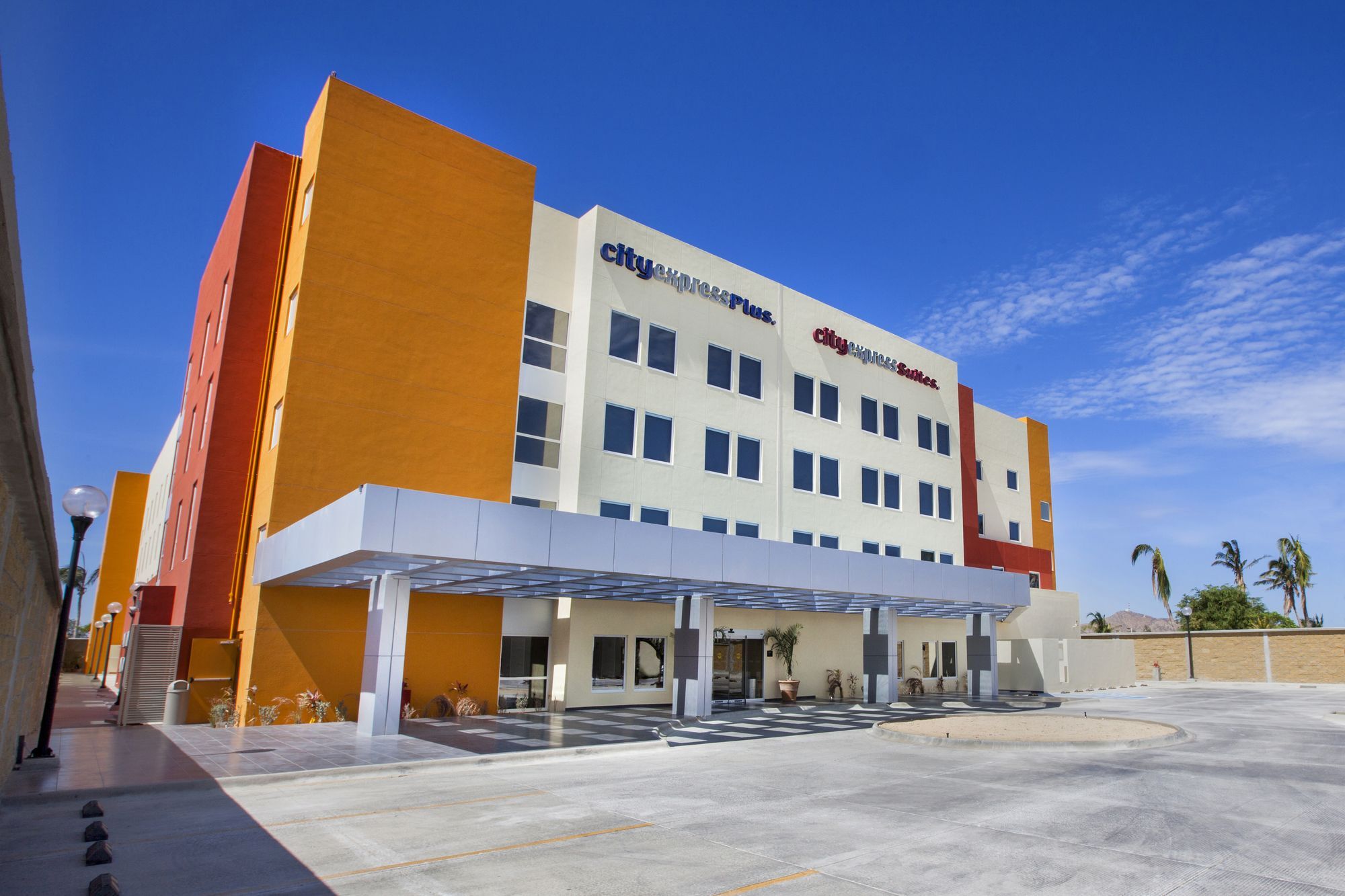 Alfredo V. Bonfil City Express Suites By Marriott Cancun Aeropuerto מראה חיצוני תמונה